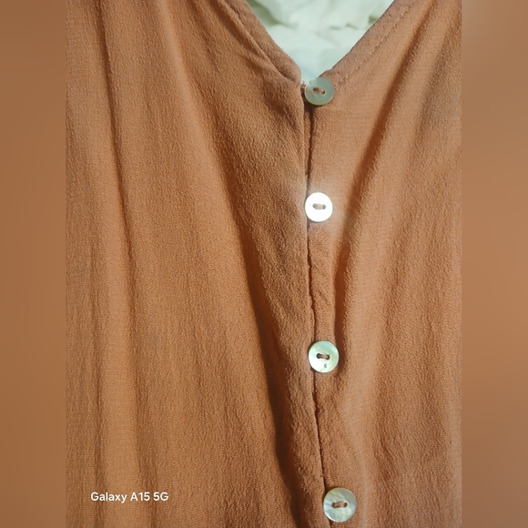 Woman's romper.  Coral color. Brand new condition. XS - Picture 3 of 6